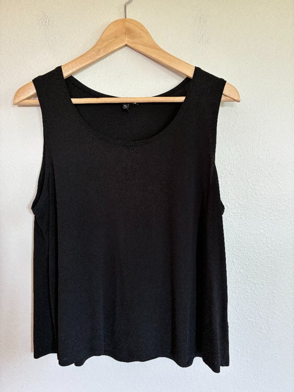 Eileen Fisher 100% Silk Tank Top Black Scoop Neck Basic Minimalist